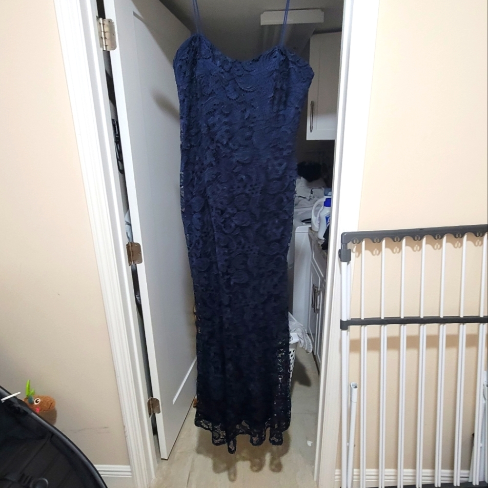 GORGEOUS navy blue lace gown, never worn, size 16, Emma Street